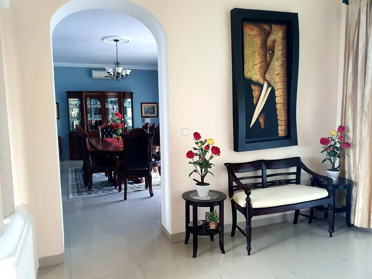 Bed & Breakfast Villa Segovia Cozumel